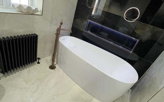 Free-standing-bath